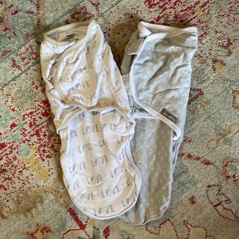 Bundle of 2 SwaddleMe Newborn Infant Unisex Swaddles S/M 0-3 Months Original Zip